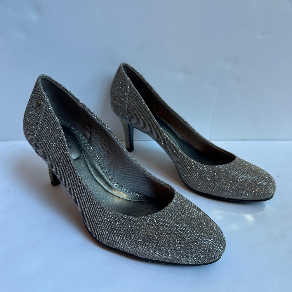 Life Stride Silver Kitten Heel Pumps